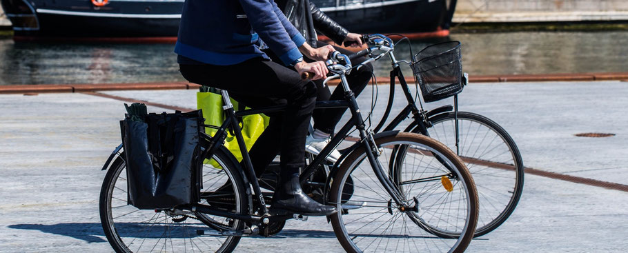自転車にかんたんに設置＆取り外しできるデンマーク生まれのエコバッグ「BIKEZAC」