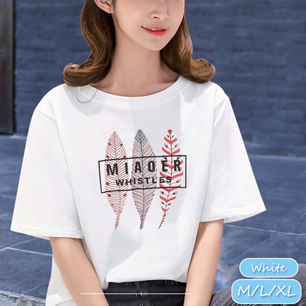 ゆったりとしたシルエットでこなれ感をぐっとUPするロゴｔシャツ