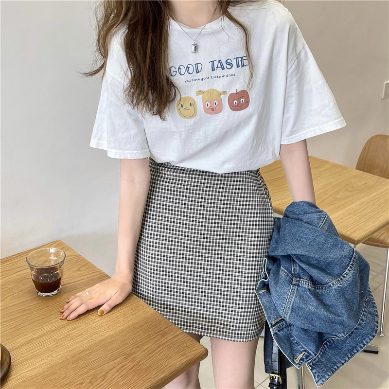 [夏の定番といえばTシャツ！今年はキャラクターTシャツでコーデの幅を広げましょう♪]
