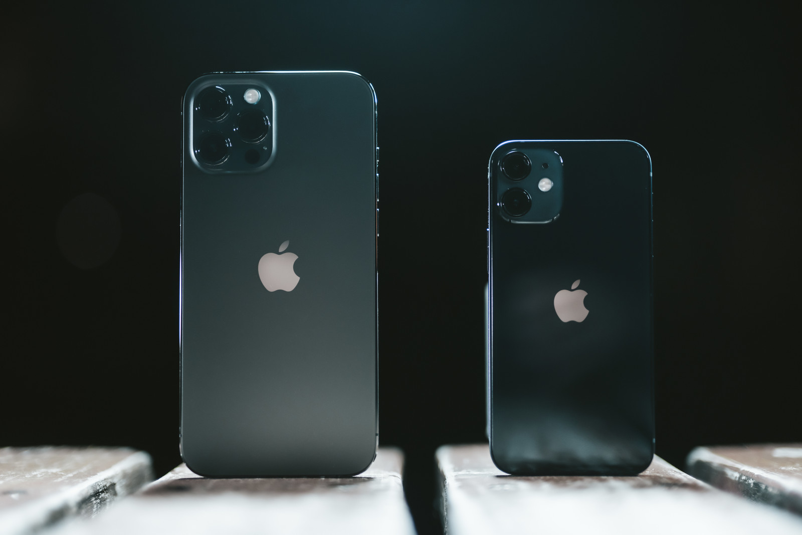 大人気！サラサラなフィルム！iPhone12ProMax専用モデルが入荷しました。