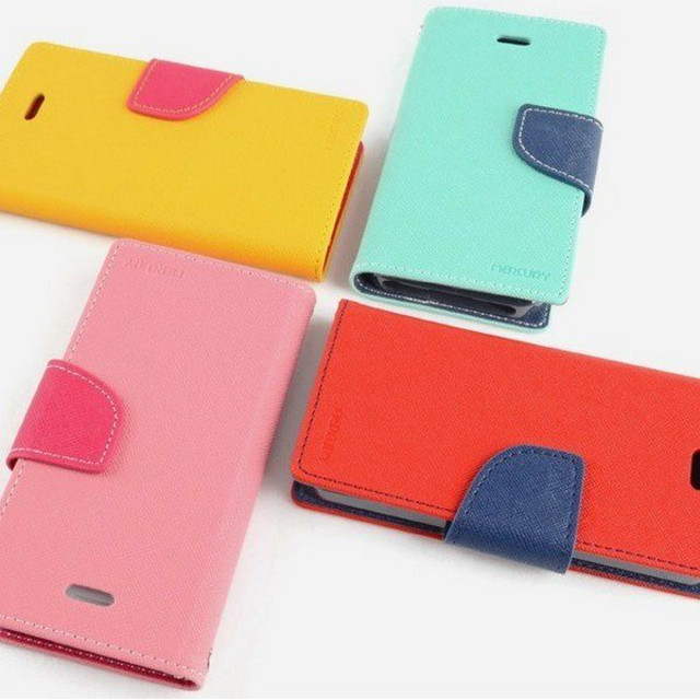 ツートンカラーが鮮やか。カードポケット・スタンド機能も搭載した定番の手帳型アイフォンケースです。