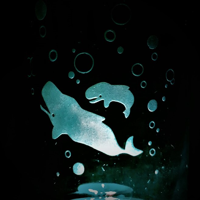 親子クジラのデザイングラス「水色のグラス　クジラ」