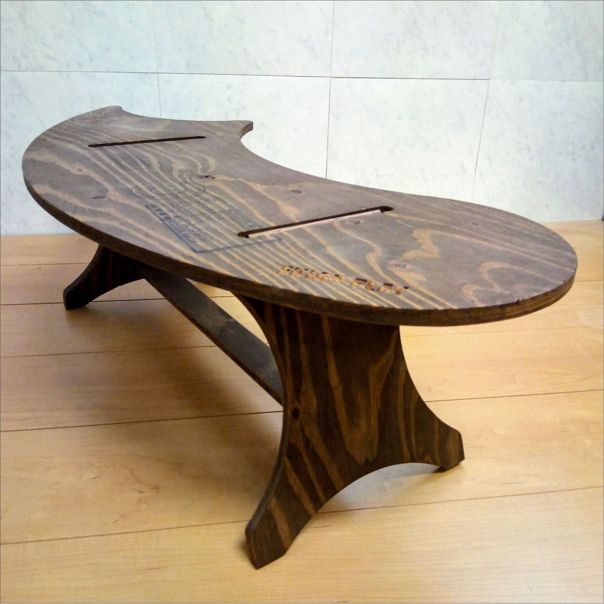 簡単組み立て・ローテーブル　【ボルデテーブル】の　自然派塗装仕上げ