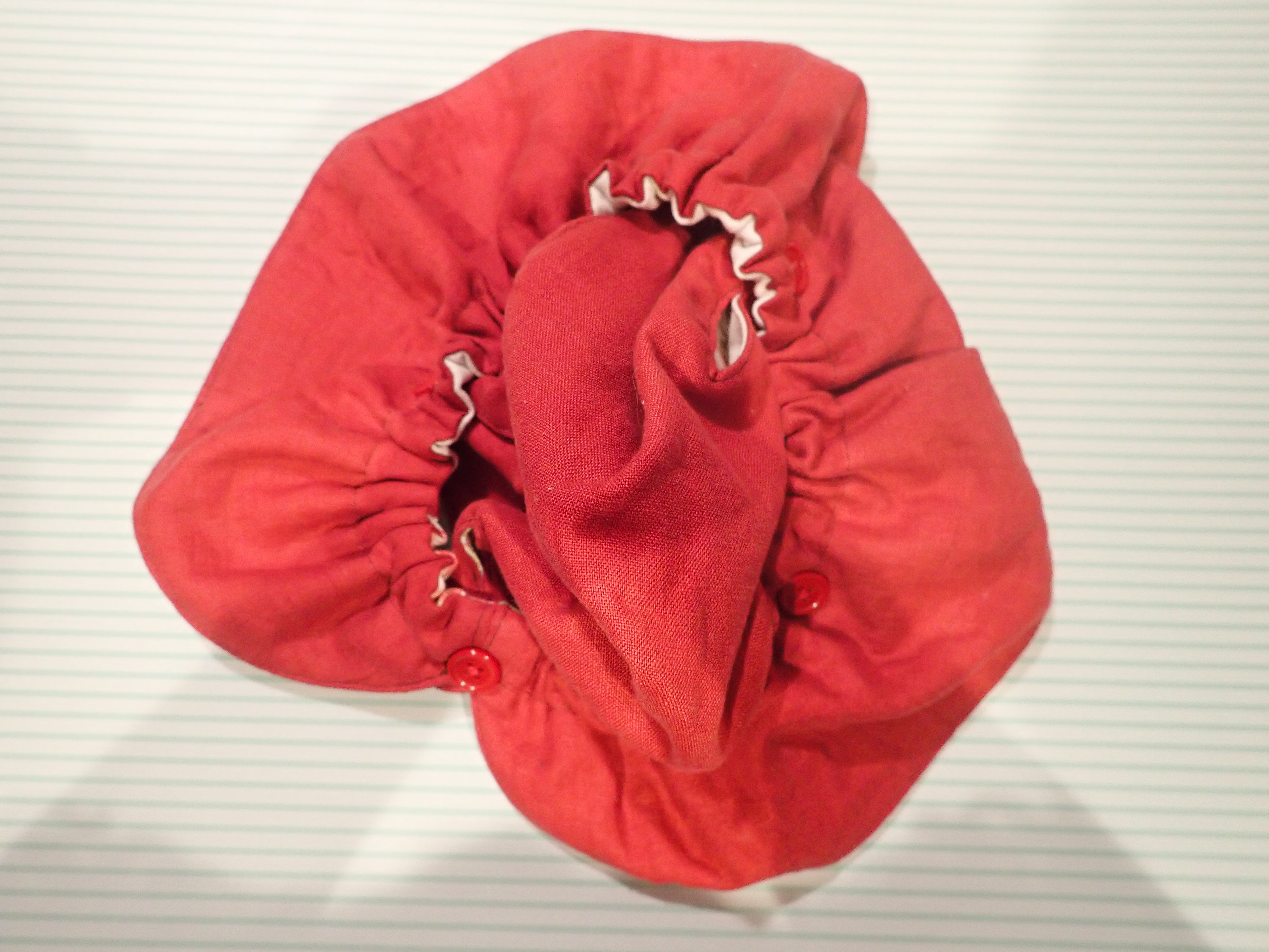 帽子　【リバーシブル、赤、花柄】