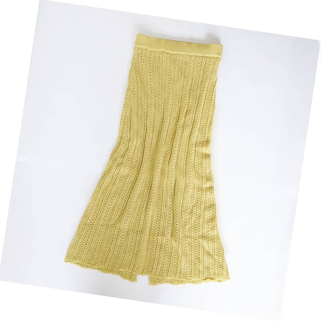 夏にぴったりの透かし編みスカート