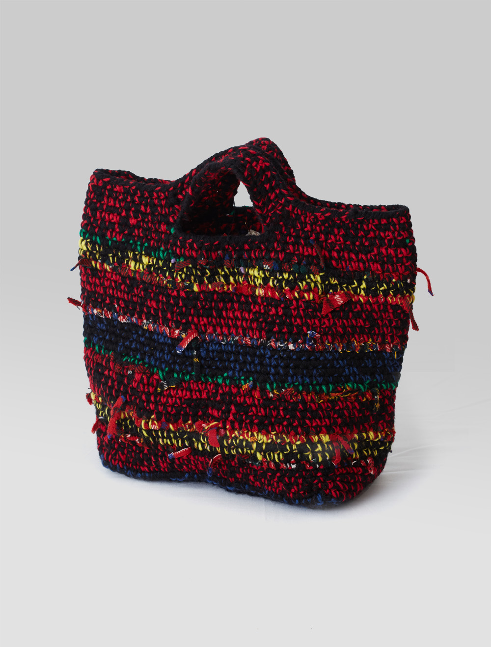 モードにもカジュアルにも。Knit Tote Bag の紹介です。