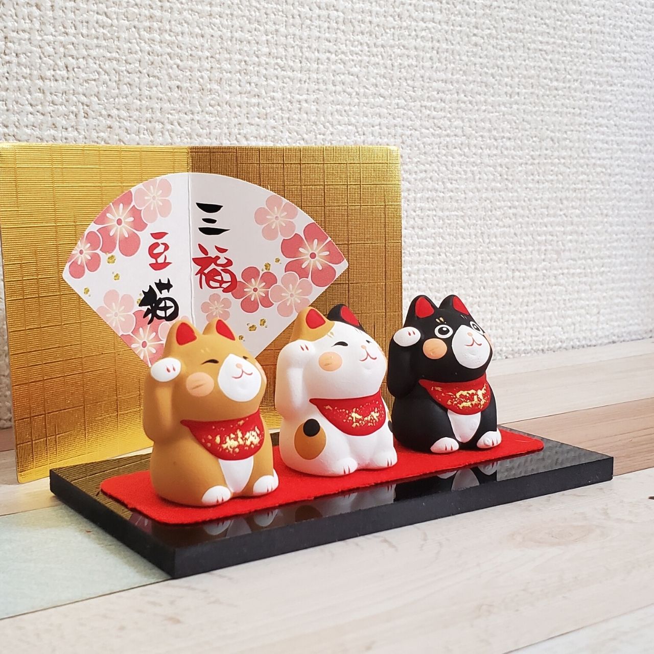 これはかわいい！素焼き陶器の3福豆人形(猫)