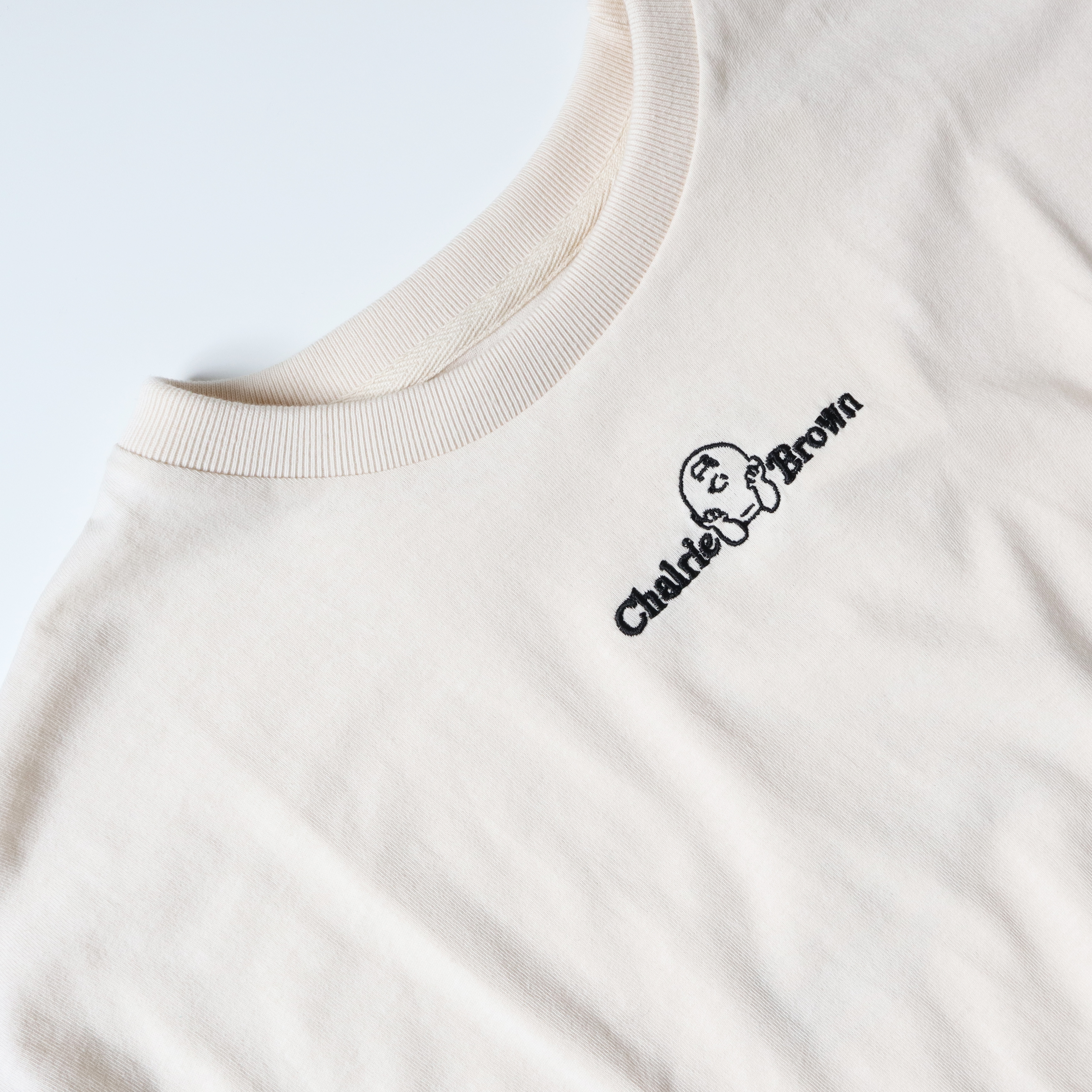 人気のスヌーピーコラボ チャーリーブラウンの刺繍オーバーｔシャツ Power To The People Official Shop