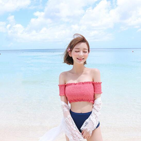 夏を先取り オフショルダーが魅力のセットアップ水着 Base Mag