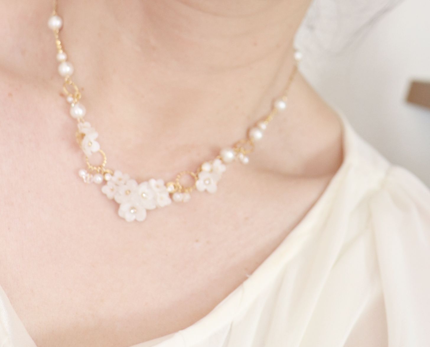 春のweddingにいかがですか 華やかなコットンパールやスワロフスキーの手作りネックレス Base Mag 春のweddingにいかがですか 華やかなコットンパールやスワロフスキーの手作りネックレス Base Mag