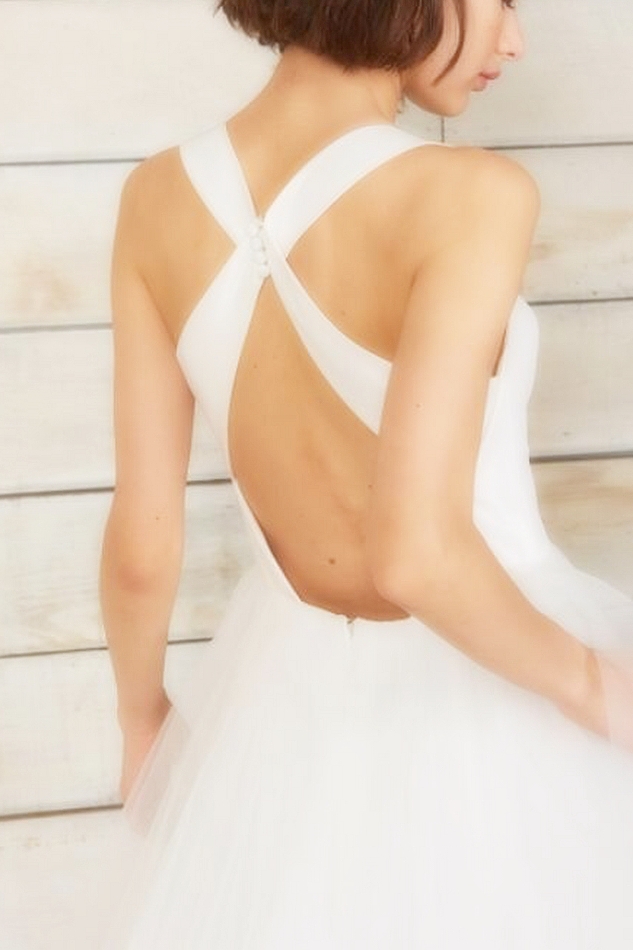 【eanda wedding】まるでマリリンモンローのよう♡バックスタイルがセクシーなドレス：)　