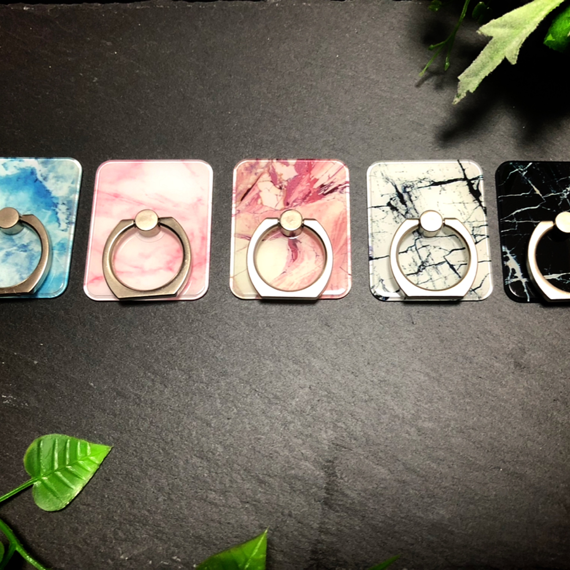 シンプルで大人かわいい 付けるだけでおしゃれな小さくても高級感の溢れる大理石デザインのバンガーリング Base Mag