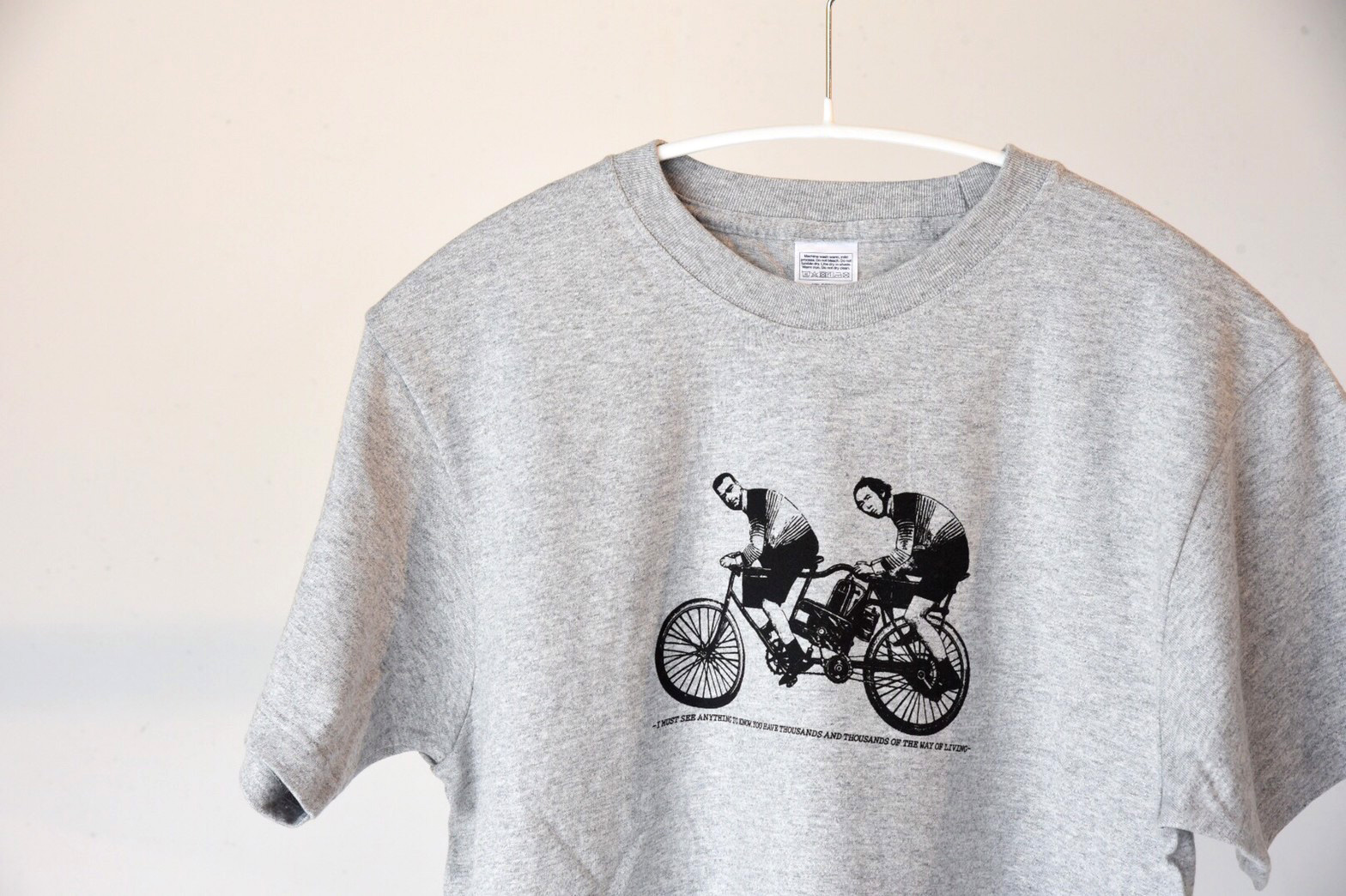 予約商品 1日 15日受注期間 6月末発送 Movements な サンプリングtシャツ Yava ヤヴァ 予約商品 1日 15日受注期間 6月末発送 Movements な サンプリングtシャツ Yava ヤヴァ