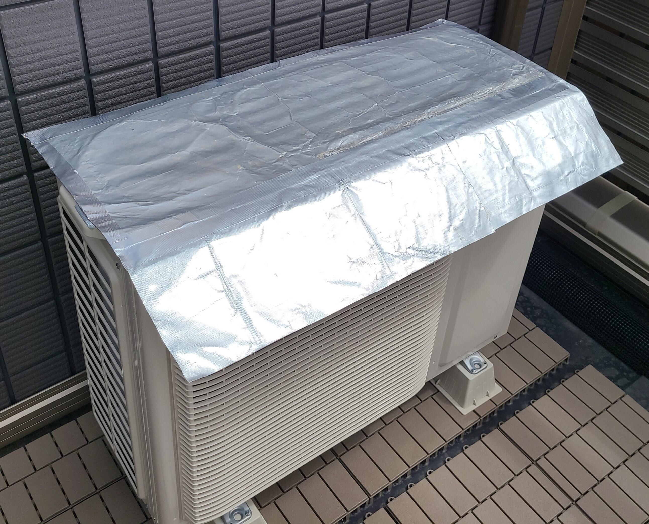 幅広サイズで日陰を作る！「エアコン室外機用ワイドサイズ遮熱シート」はいかがでしょうか。