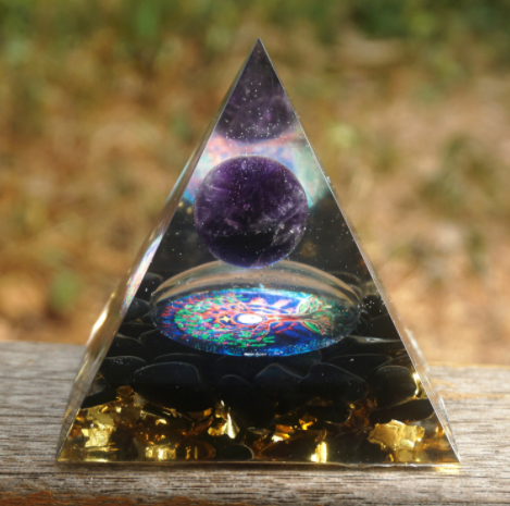 【ピラミッド型】オルゴナイト・まるで宇宙【天然石アメジスト＋気泡】