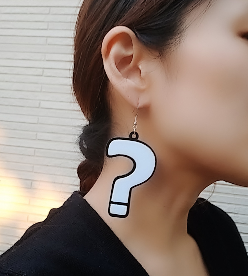 アイコンピアス はてな ハテナ びっくり ビックリ ビックリマーク イヤリング アイコン 文字 キャラクター おもしろ 仮装 コスプレ Neons