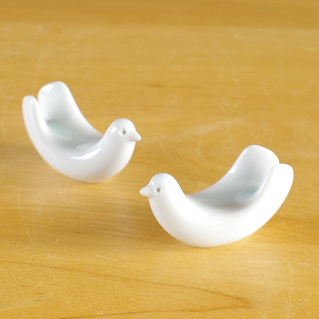再入荷 新品 白山陶器 波佐見焼 とり型 箸置き 小鳥の形 陶器 はしおき Flohmarkt フローマルクト