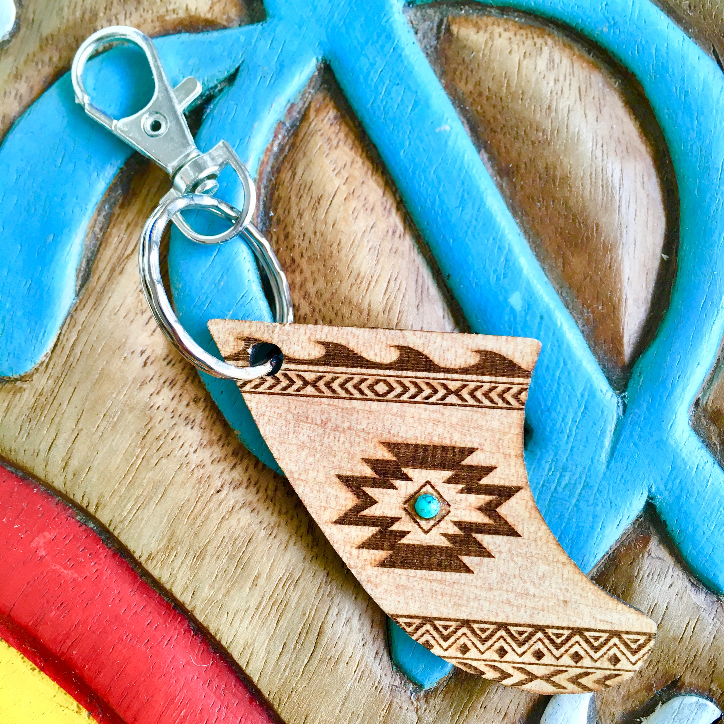 無料名入れ サーフ フィン型 Native ハンドメイド ウッドキーホルダー Hawaii Style Club