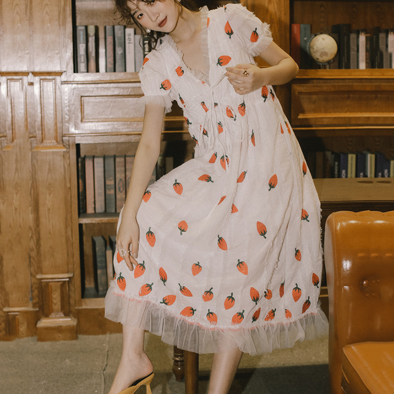 ロング丈ワンピース カジュアルワンピース レディースファション 普段着 デート パーティー S M スウィート 白い 苺 チュール Elegant