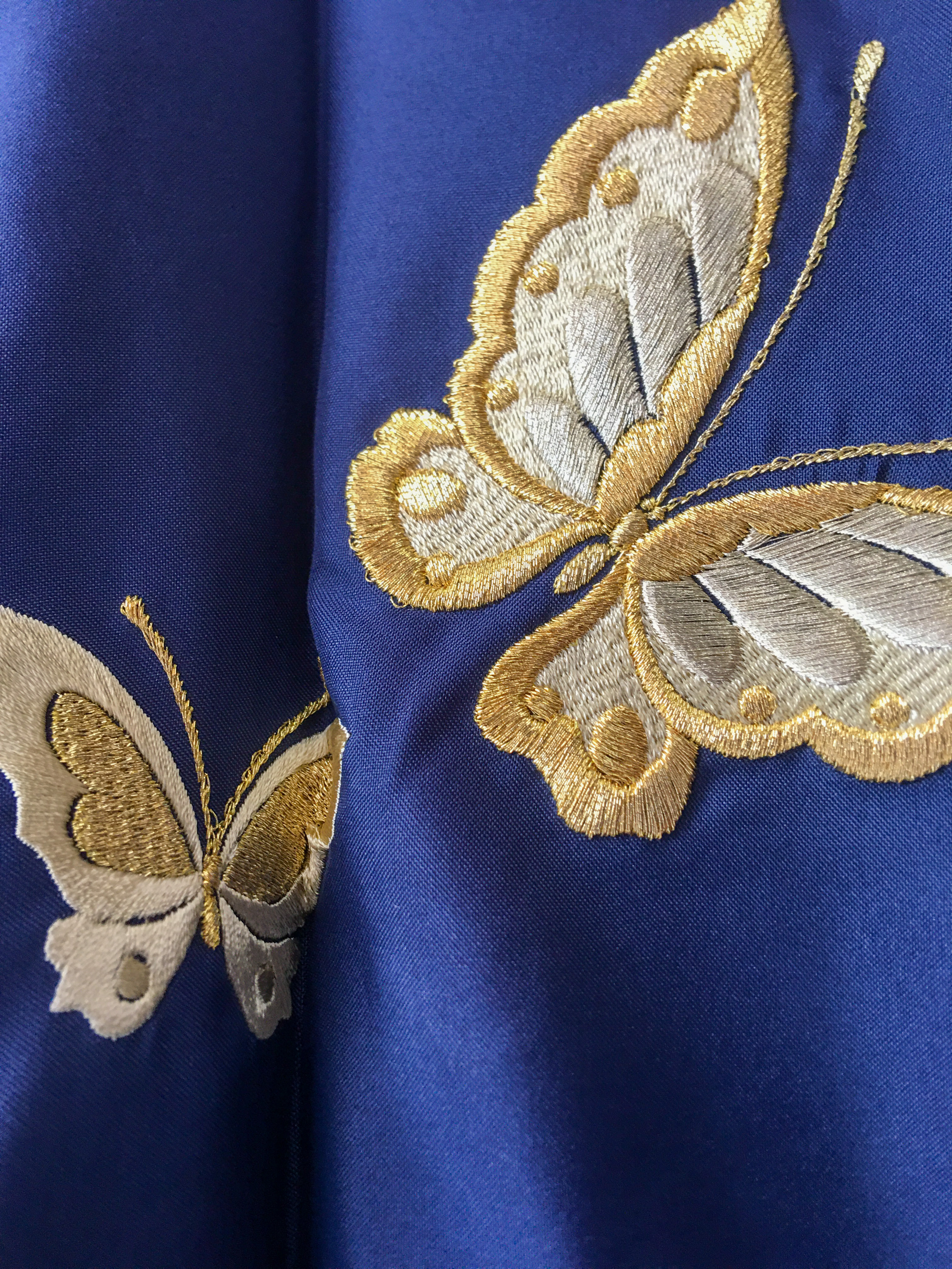 刺繍 蝶 Kimono ローブ Butterfly Kimono Robe Ladies Polyester 100 Embroideries Long 着物 和服 和柄 和風 和モダン 和コーデ 和ローブ コート マント ガウン 部屋着 コスプレ 衣装 お出かけ 日本土産 人気 日本製