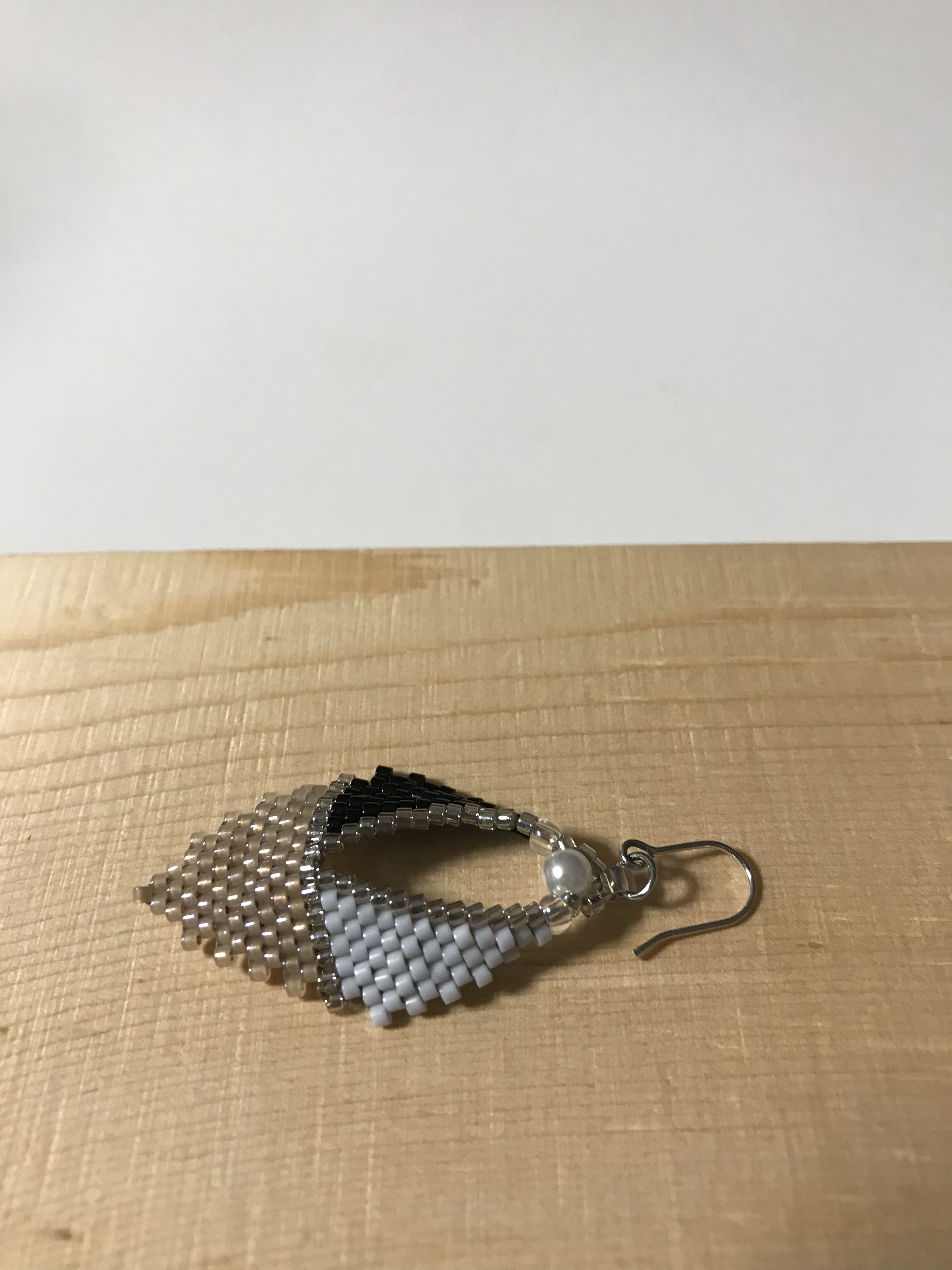 立体感のあるデリカビーズピアス イヤリング G Wisteria