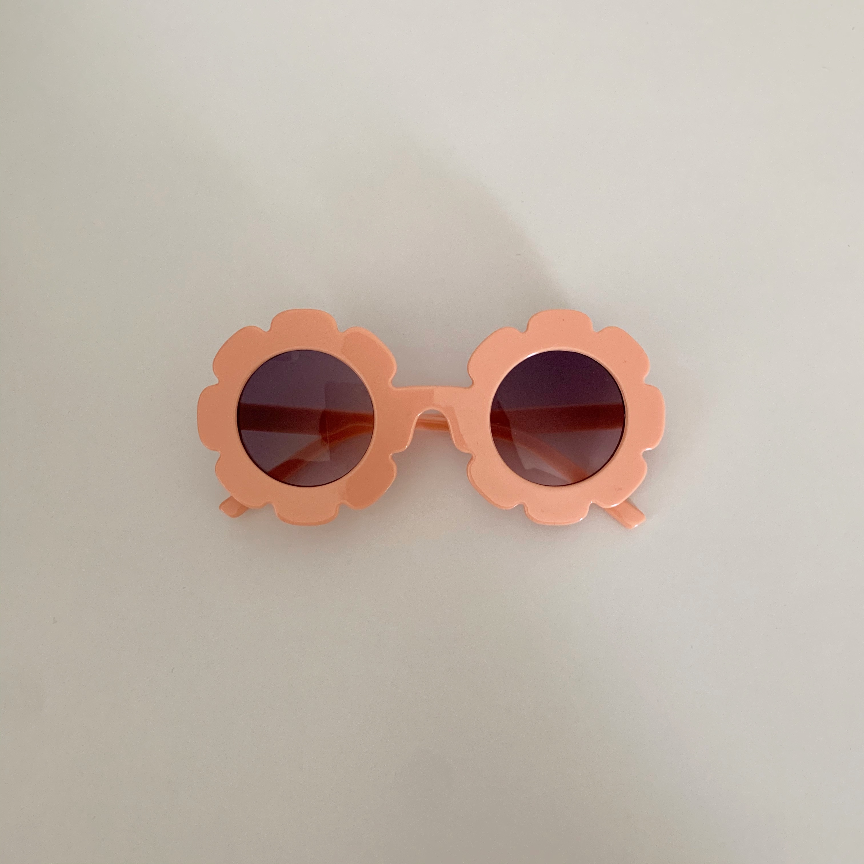 即納商品 Flower Sunglasses キッズサングラス アクセサリー 子供服 海外 韓国子供服 セレクトショップ Rim 即納商品 Flower Sunglasses キッズサングラス アクセサリー 子供服 海外 韓国子供服 セレクトショップ Rim