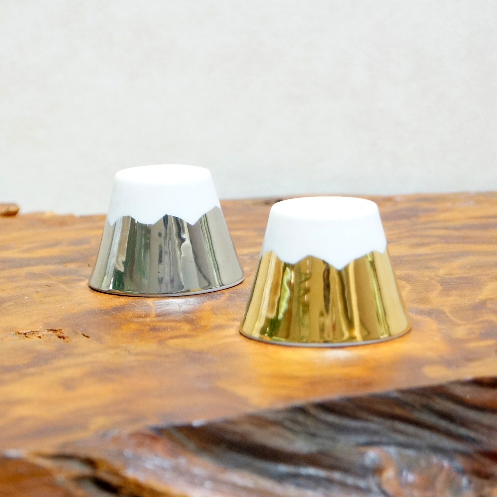 富士山おちょこで乾杯 富士山 おちょこ 金 銀 鶯堂 Uguisu Dou お料理に合うおしゃれな食器 ステンレスの通販