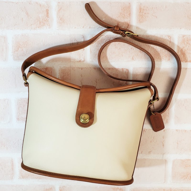 人気定番 美品‼︎ coach バイカラーレザーショルダー フラップ ...