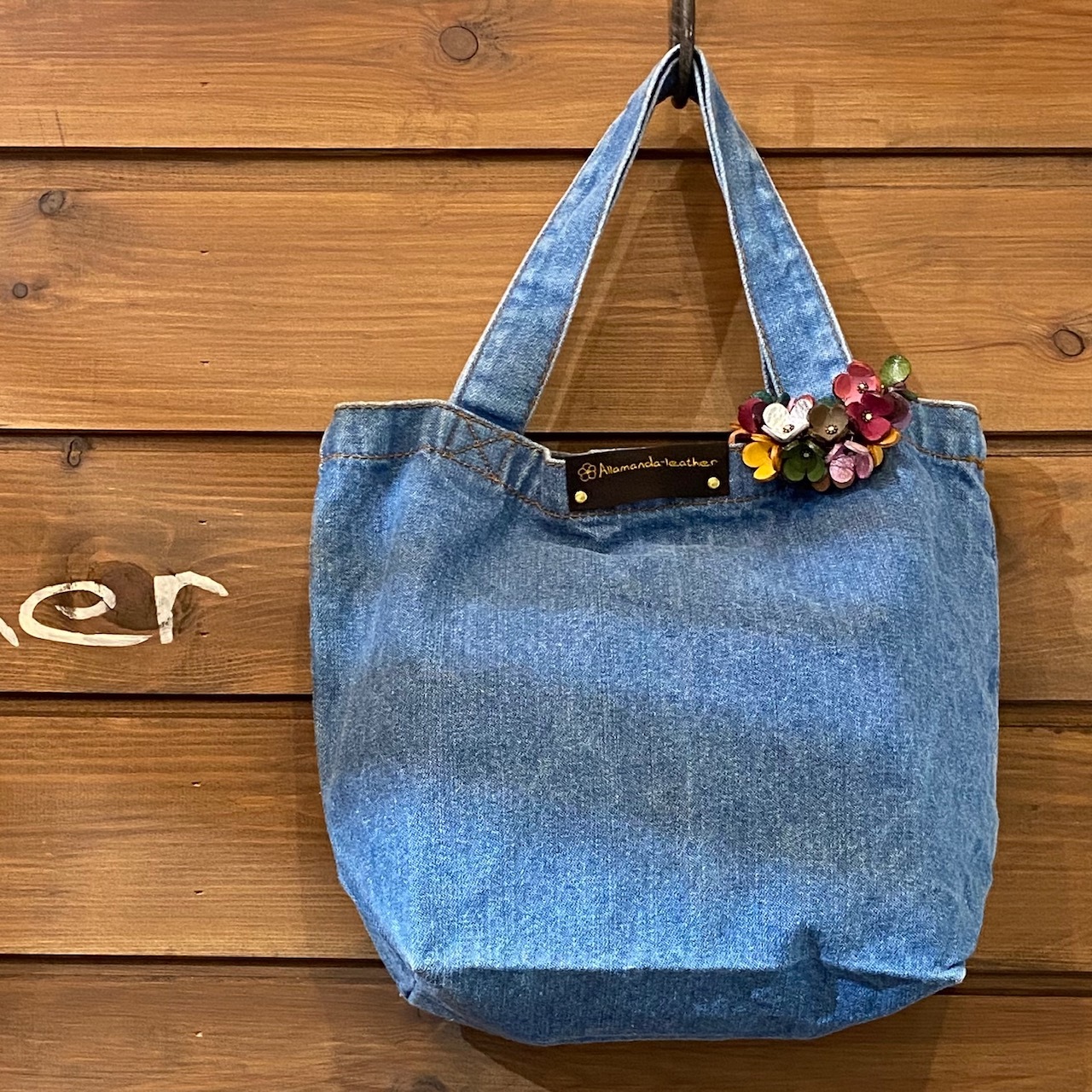 オンライン限定価格 4 950 3 850 No 224バッグチャーム パスケース付ランチトートバッグ Allamanda Leather アラマンダレザー フラワートートバッグ