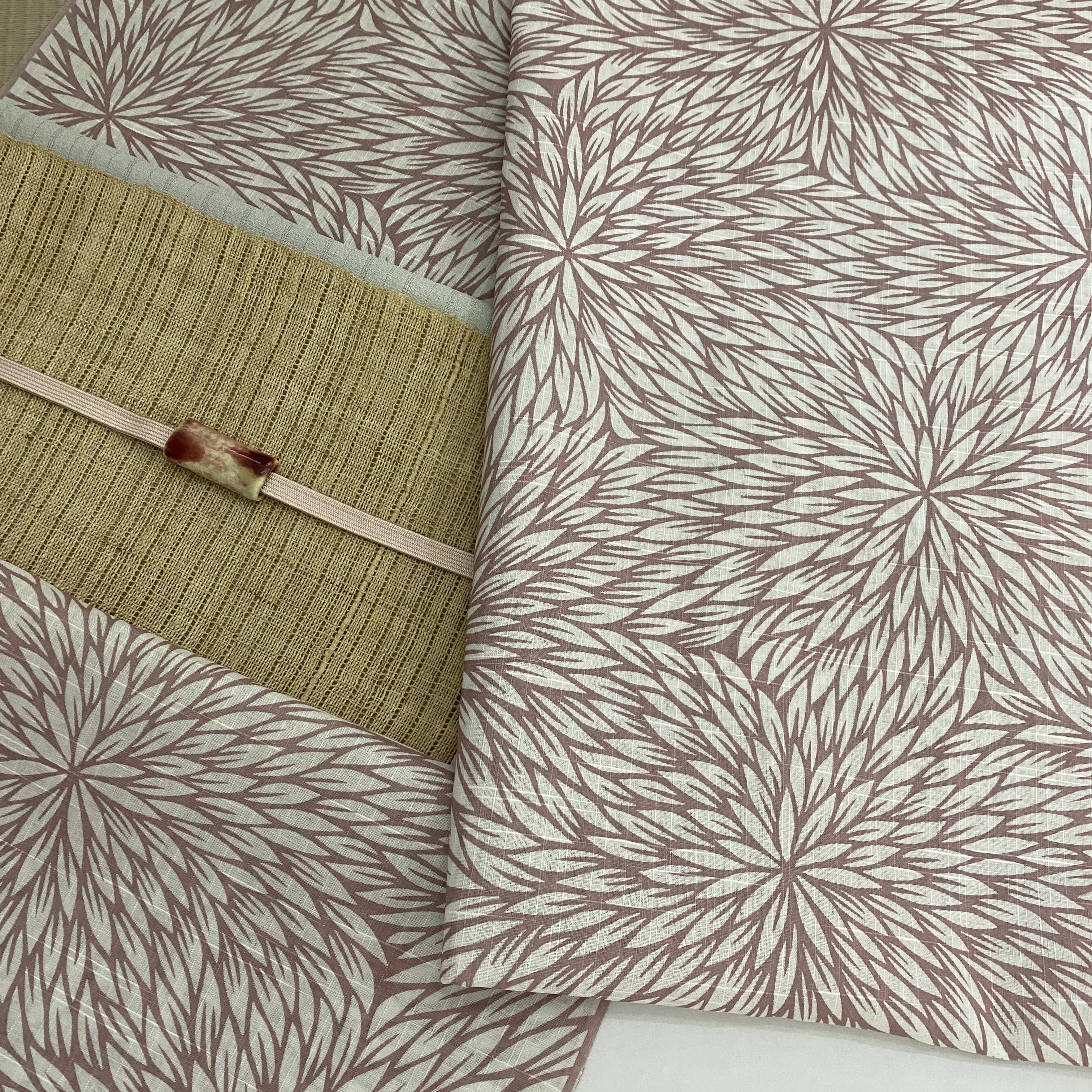 誂え品 Kataume むじな菊 薄紅 お仕立代込 きもののここち 透佳