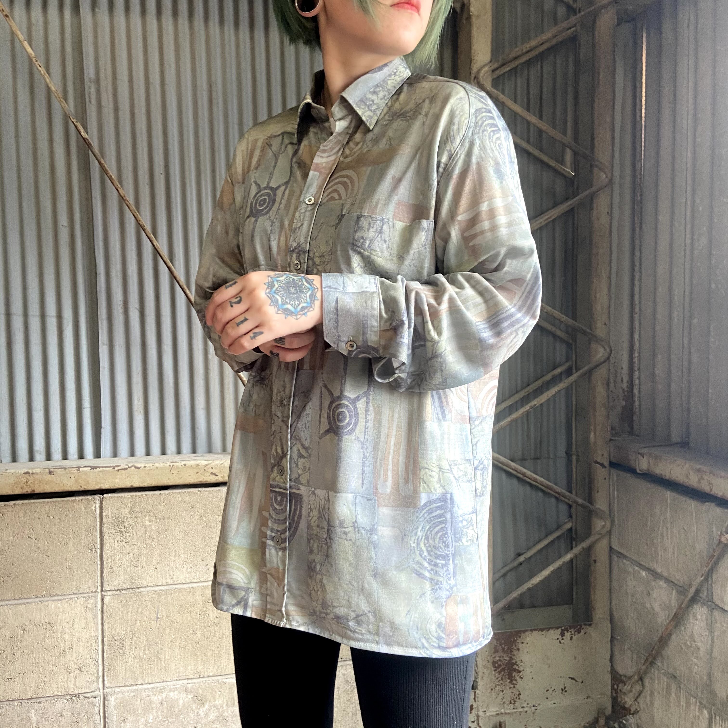 アート柄 長袖 ポリエステル 総柄シャツ メンズl相当 古着 グリーン 緑色 長袖シャツ Al Cave 古着屋 公式 古着通販サイト