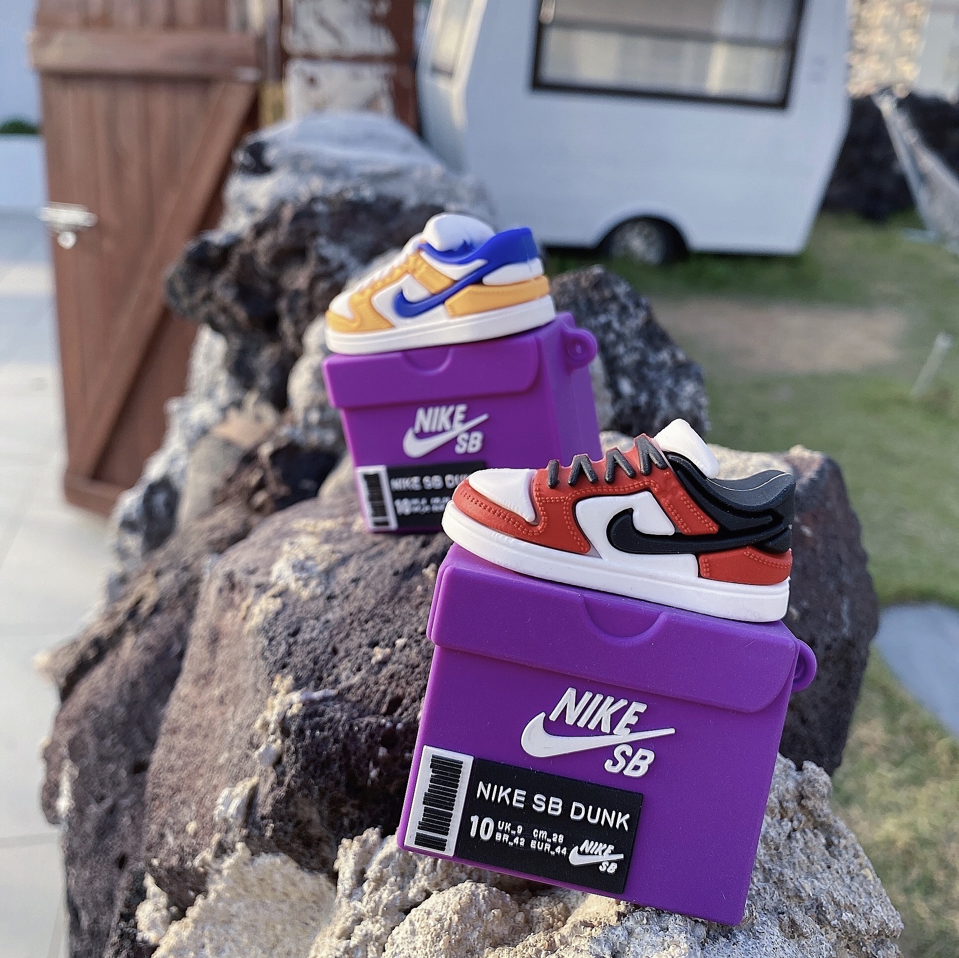 Airpods Pro Airpods ケース スニーカー シューズ シリコン カラビナ付き エアポッズプロ 保護カバー エアポッズ第2 1世代 Case 耐衝撃 おしゃれ ストリート かわいいairpodsケース Switchカバー Iphoneケース Airtagホルダー New I