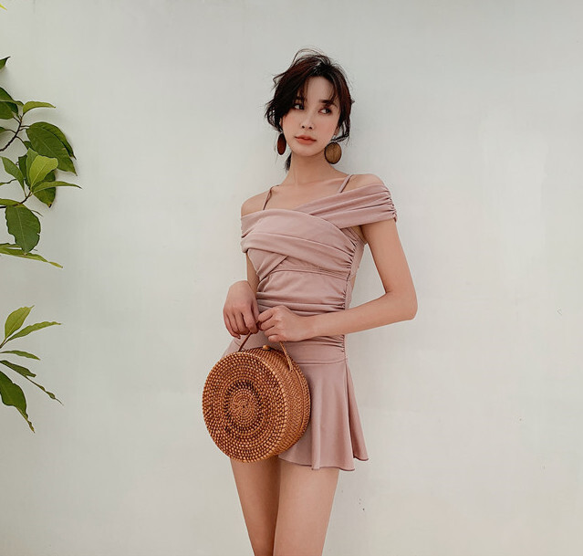 水着 ワンピース オフショル スイムウェア 海 ビーチ リゾート プール レジャー 大人可愛い 韓国ファッション Luluca 韓国トレンドファッションluluca ルルカ