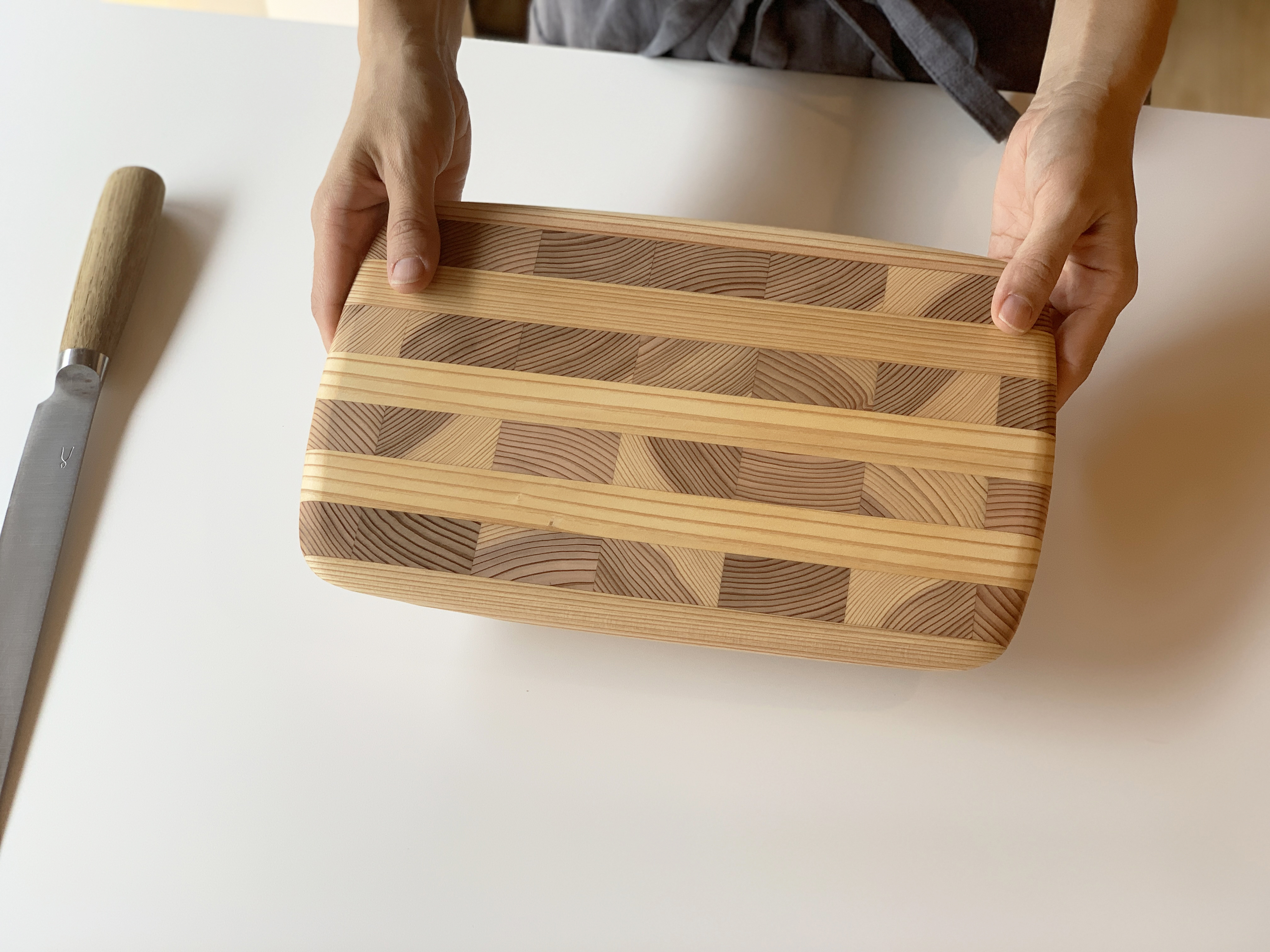 オリジナル商品 吉野杉のカッティングボード Mサイズ Tumi Isi オフィシャルストア 全国送料無料