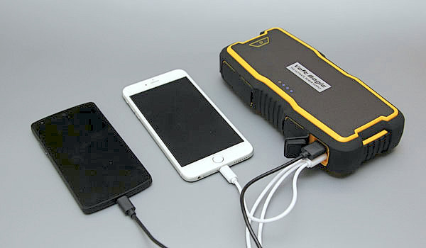 ガソリン車4000ccディーゼル車までエンジン始動可能のジャンプスターター機能付モバイルバッテリー ｊｓ １８ Good For