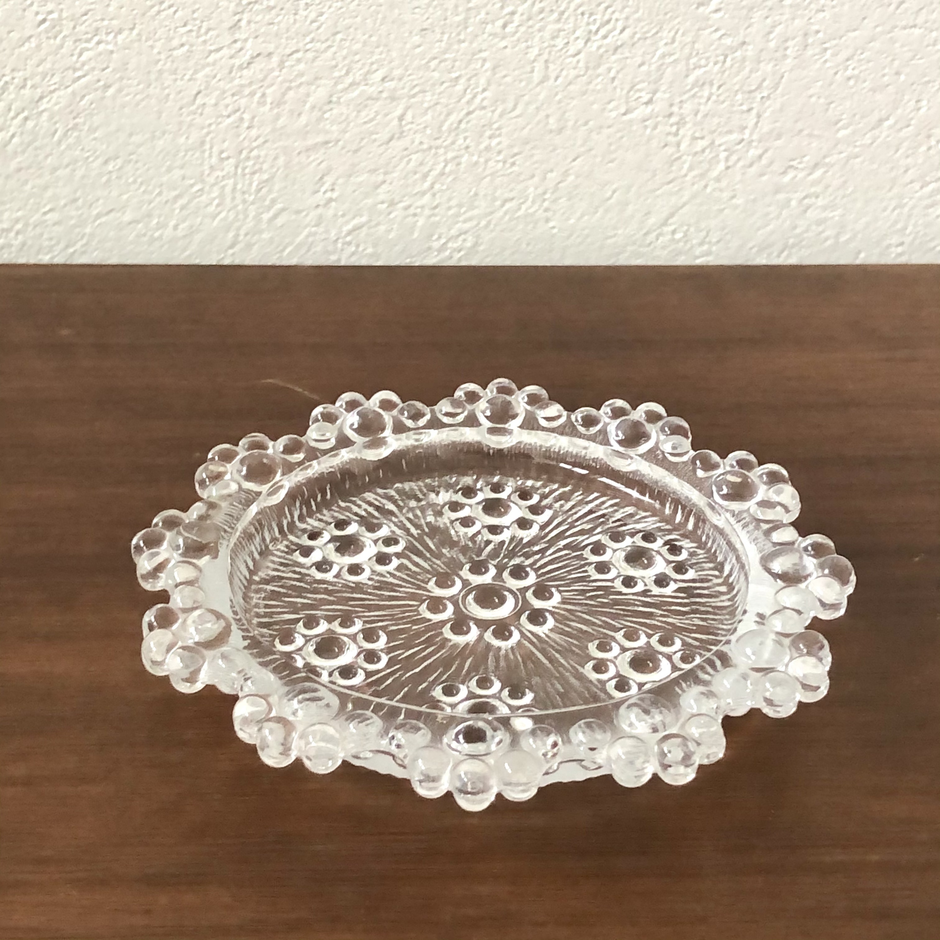 アデリア小花モチーフのガラスコースター コルビジェ