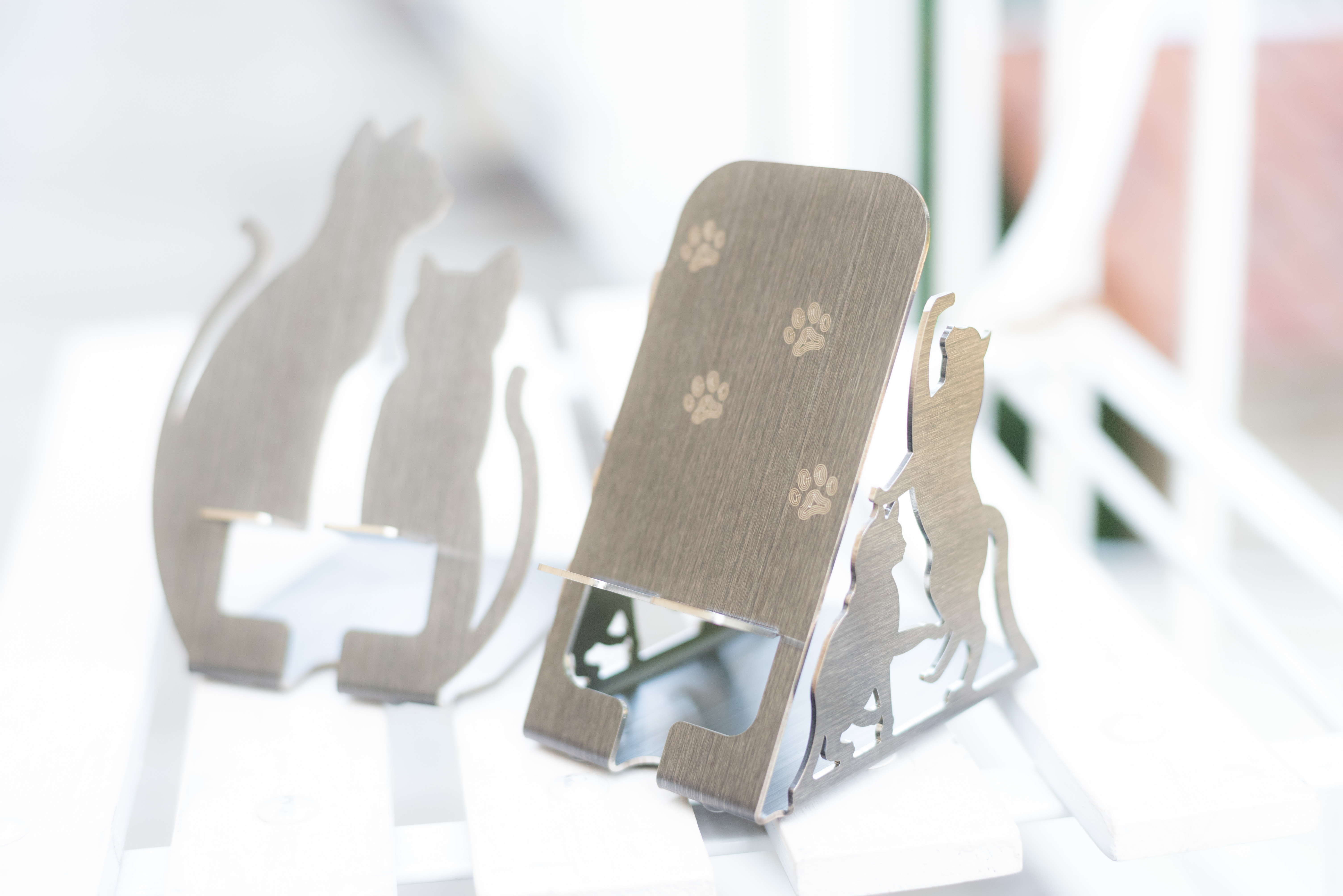 卓上スマホスタンド 猫 ネコ 高級ステンレス製 アイアン雑貨 U Me Joint