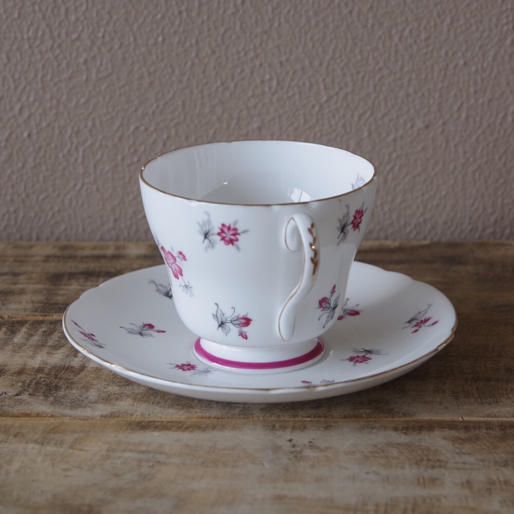イギリス ヴィンテージ 食器 Shelley シェリー 赤 花柄 コーヒーカップ ソーサー 0729 2 アンティーク 陶器 レトロ Flohmarkt フローマルクト