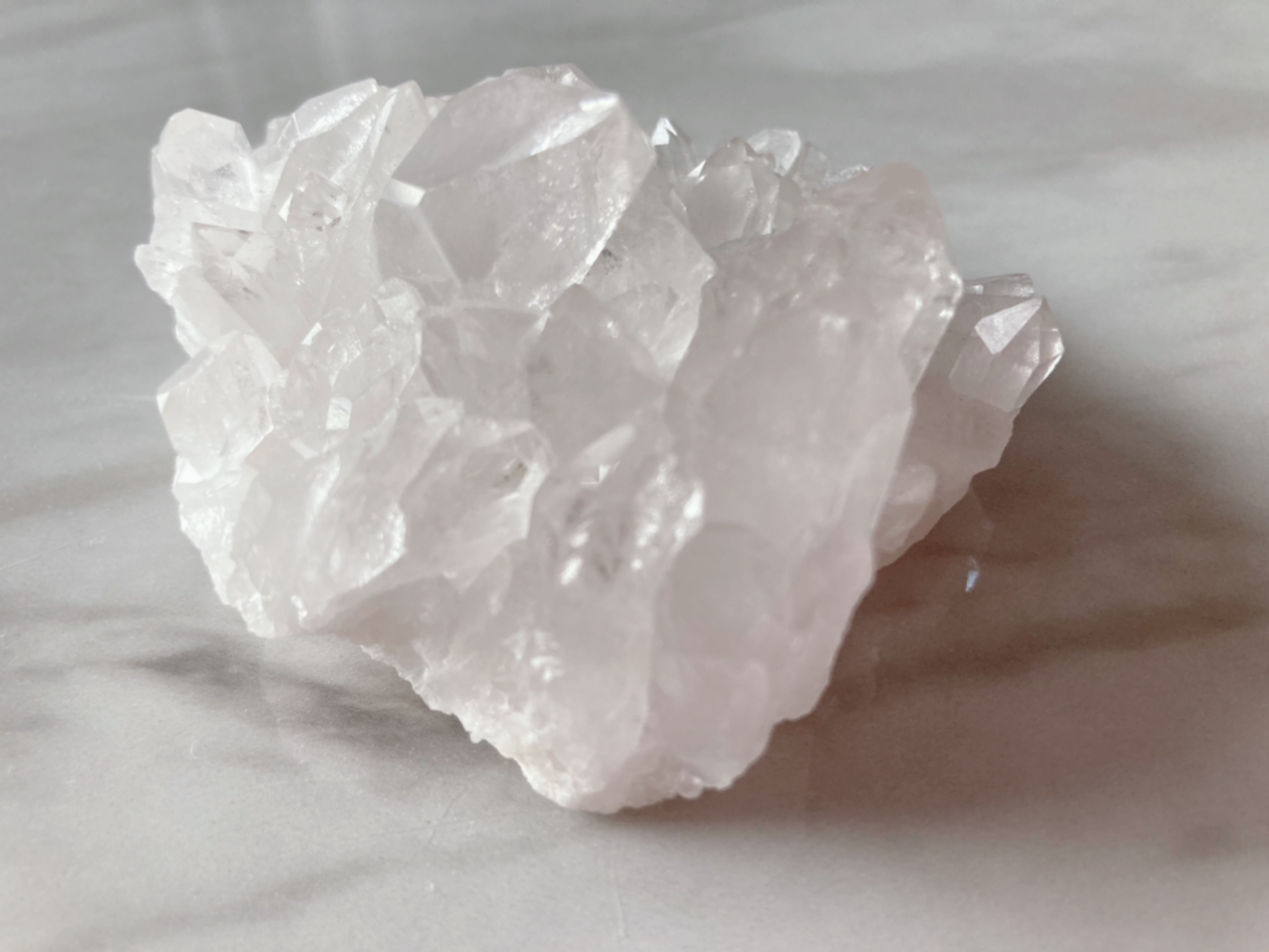 トマスゴンサガ産 水晶クラスター 139g 天然石 パワーストーン オーガニックコスメのお店 ハピタロ Shop