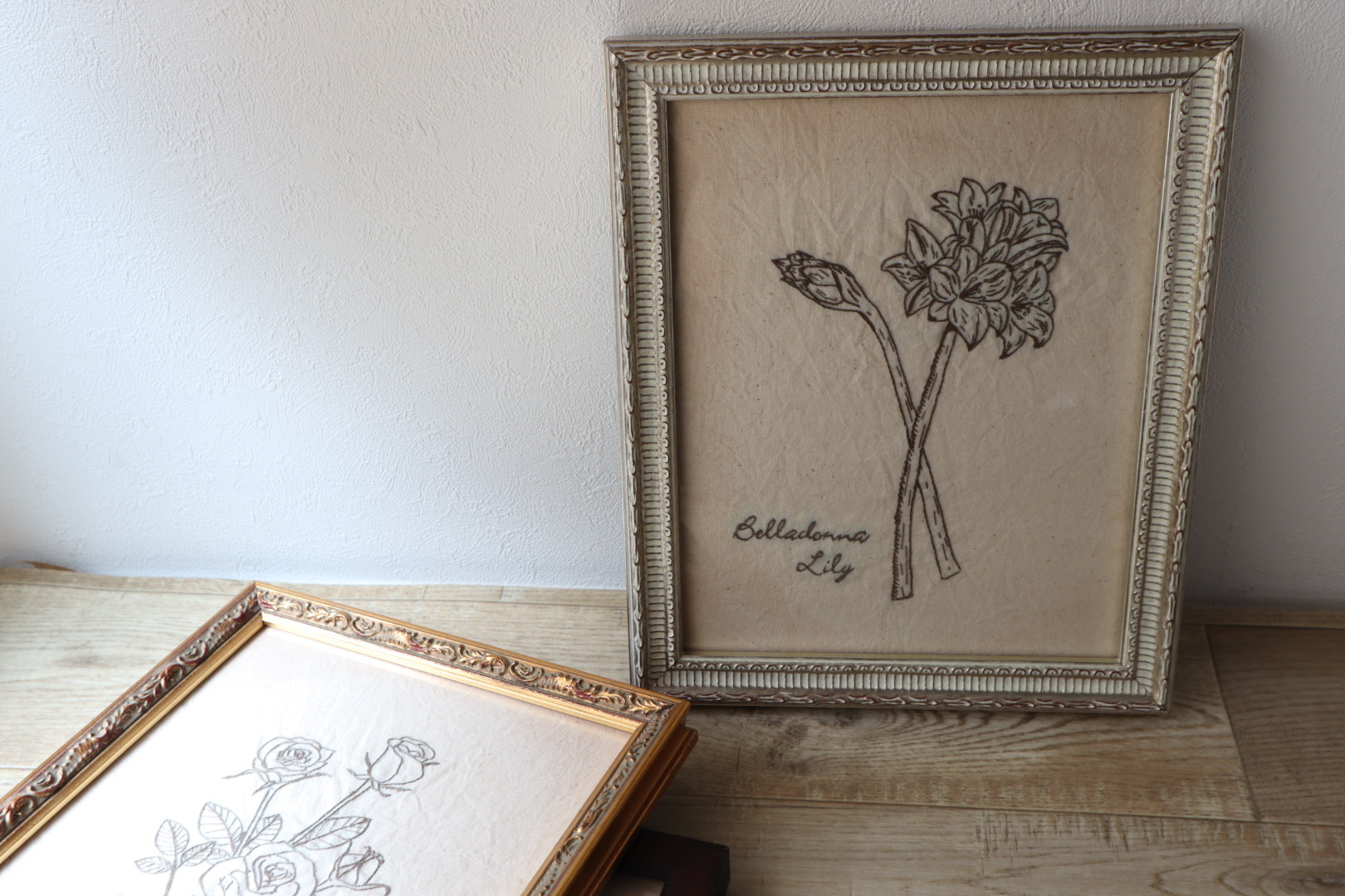 図鑑風花刺繍 ベラドンナリリー 花咲 はなえみ