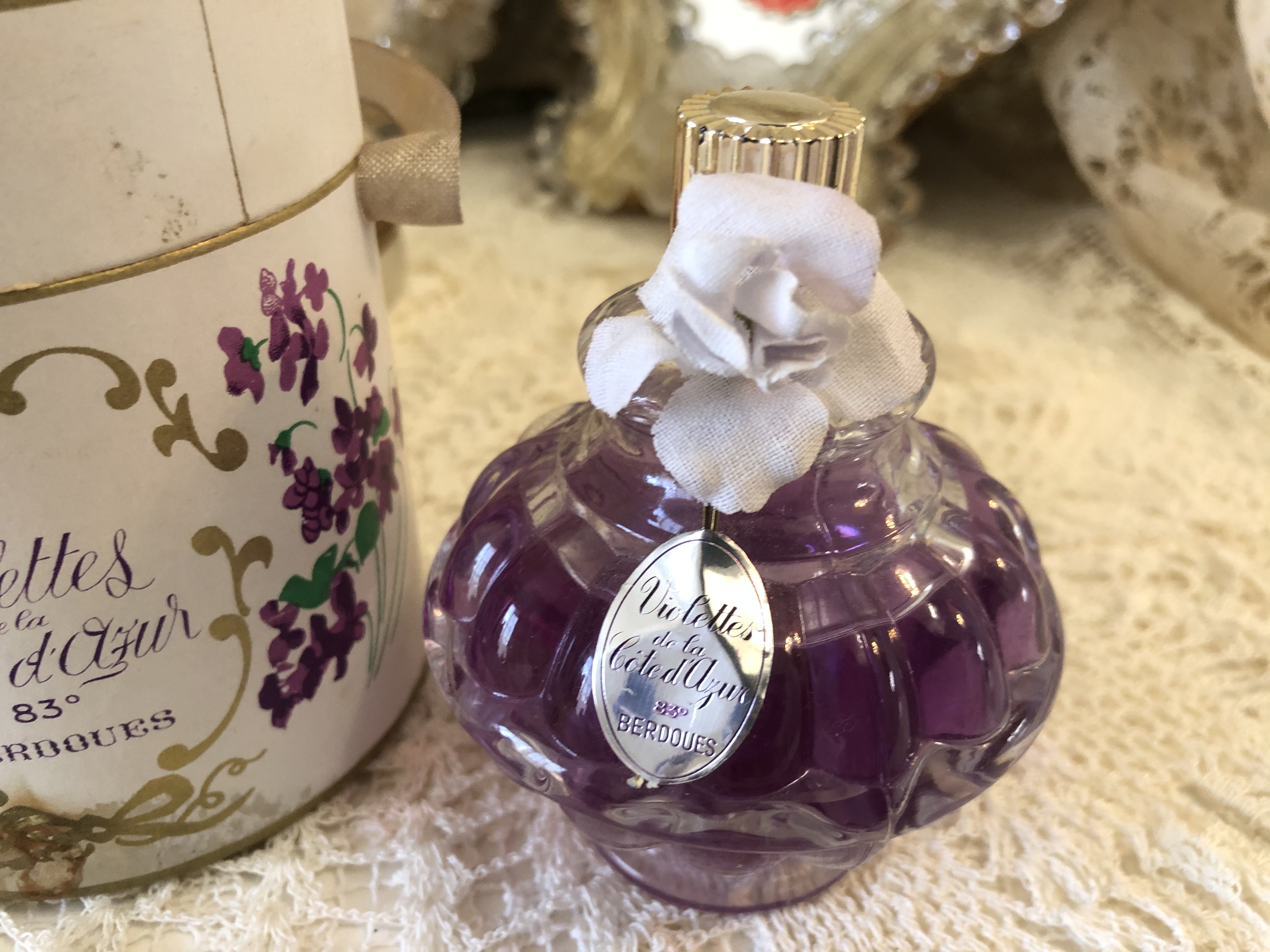 フランス アンティーク Violettes De Toulouseベルドゥスミレの香水瓶 Le Verseau フランスアンティーク雑貨店