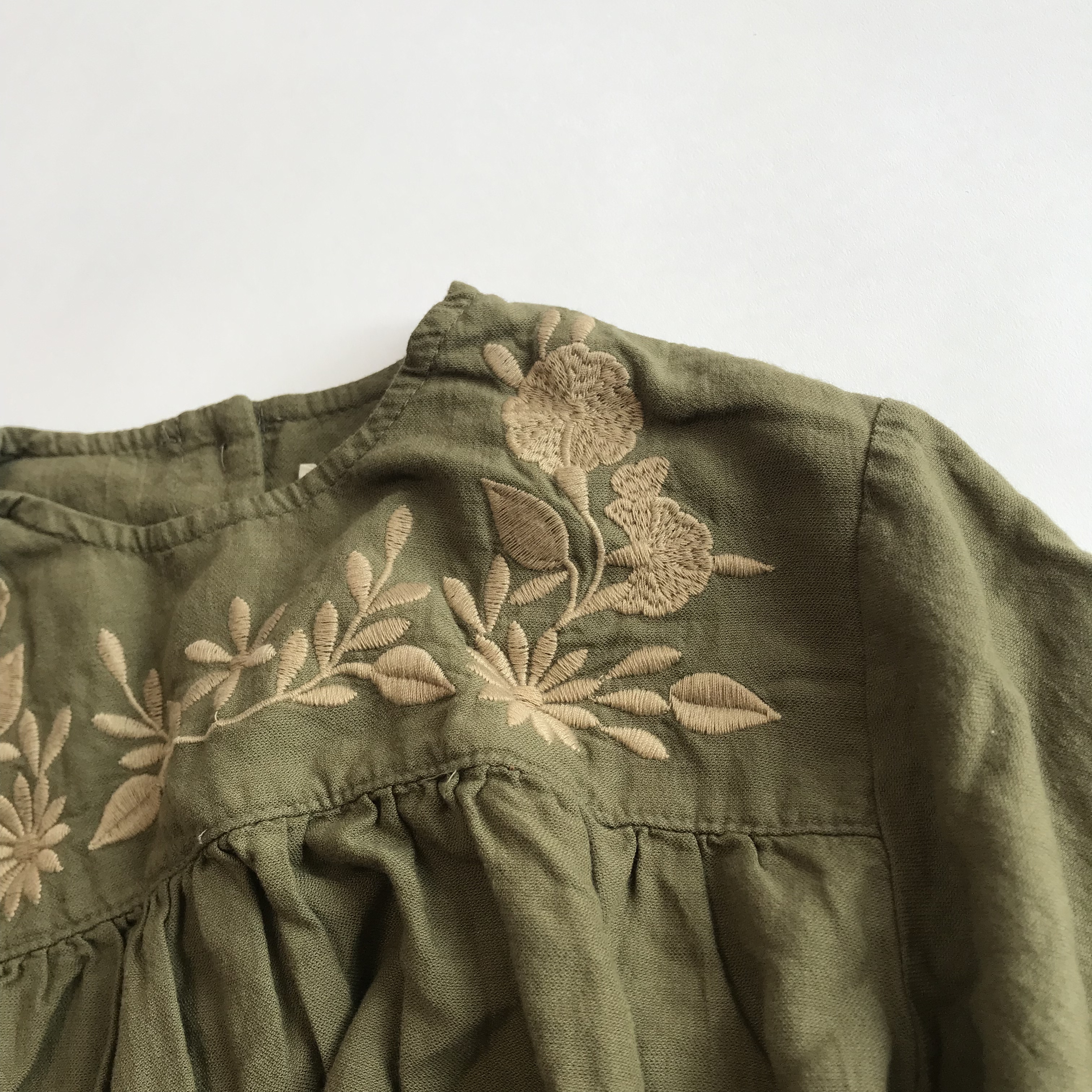 刺繍クラシカルワンピース 韓国子供服 Bisque びすく