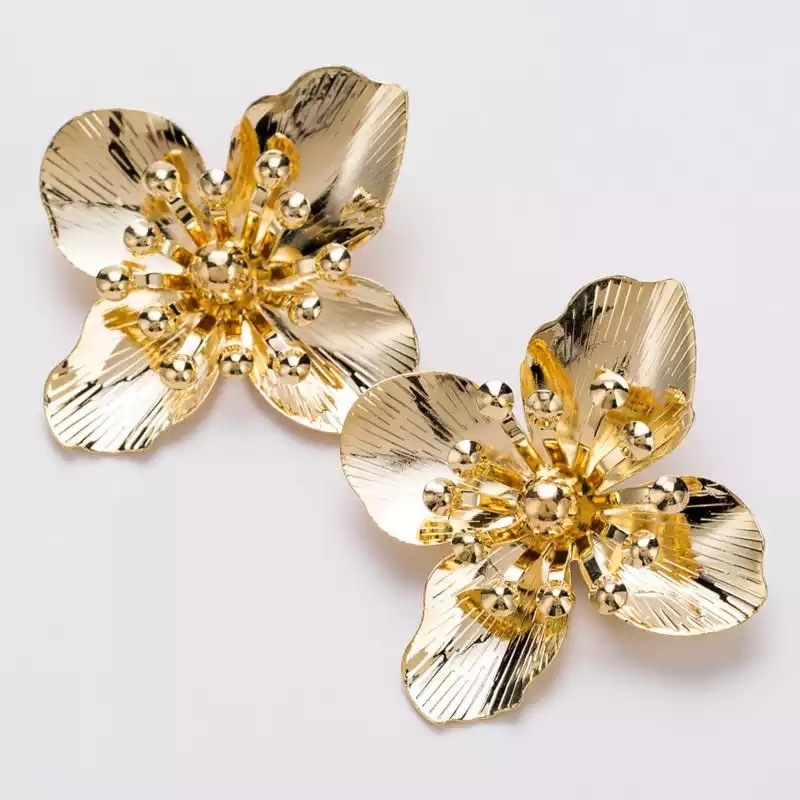 大ぶりピアス 花 ゴールド ピアス パールシャワーピアス フラワー ゴールド Aile Bouquet