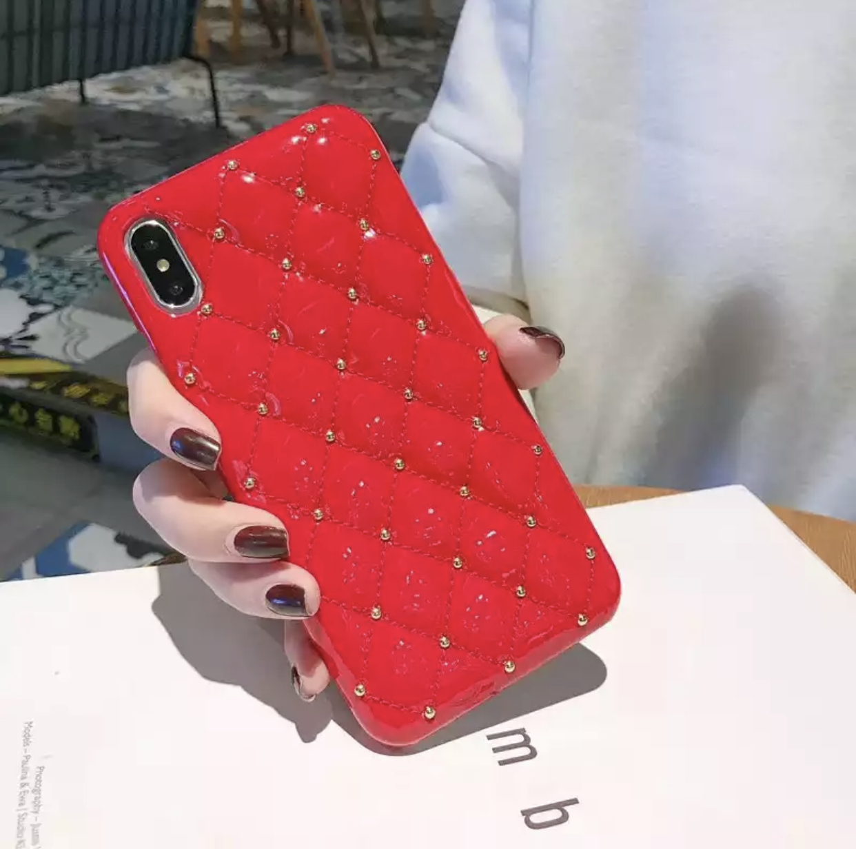 送料無料 5色 レッド 赤 Iphoneケース スタッズ キルティング スマホケース おしゃれ 最新 シンプル La Preference