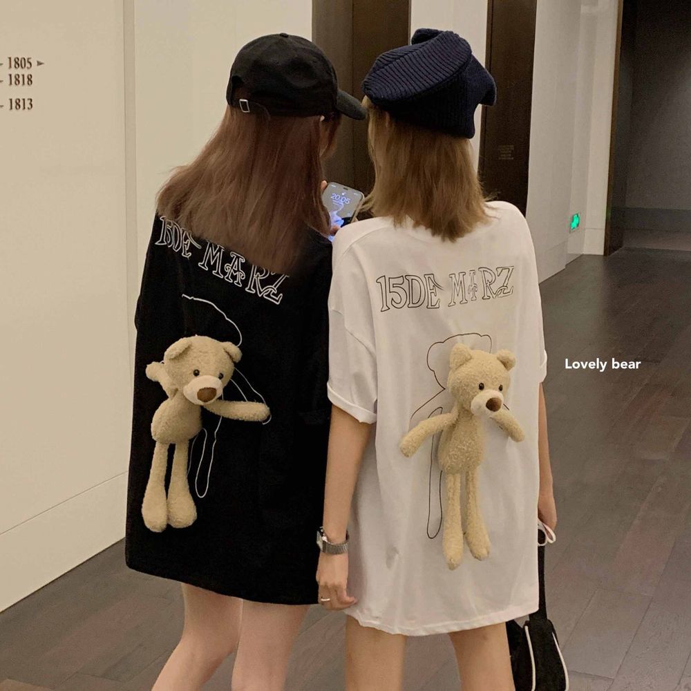 クマのぬいぐるみ付き Tシャツ オーバーサイズ 半袖 韓国ファッション レディース ルーズ トップス ゆったり カットソー カジュアル かわいい ガーリー Girlfriend Bear T Shirt Loose Design Dtc Value Rave Notice バリューレイヴノーティス 韓国