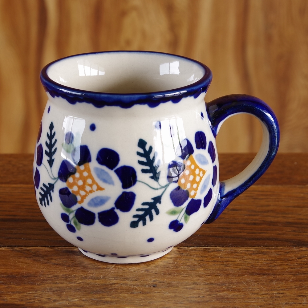 再入荷 新品 ポーランド食器 ポーリッシュポタリー マグカップ 0ml 北欧風 ネイビー花柄 K67 Ru コーヒーカップ ボレスワヴィエツ陶器 Boleslawiec Flohmarkt フローマルクト