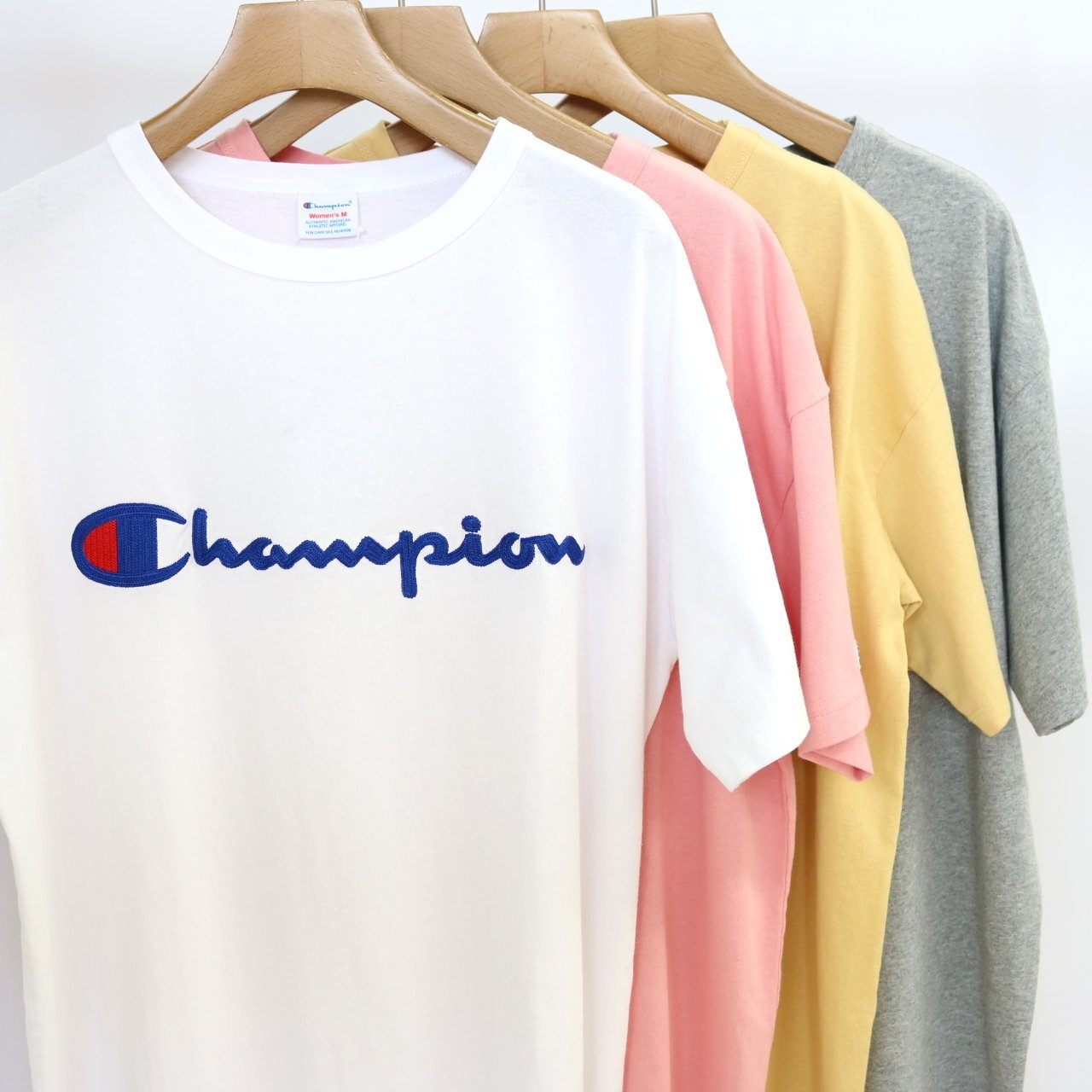 Champion ワンピースロゴ刺繍 T Whispermusee