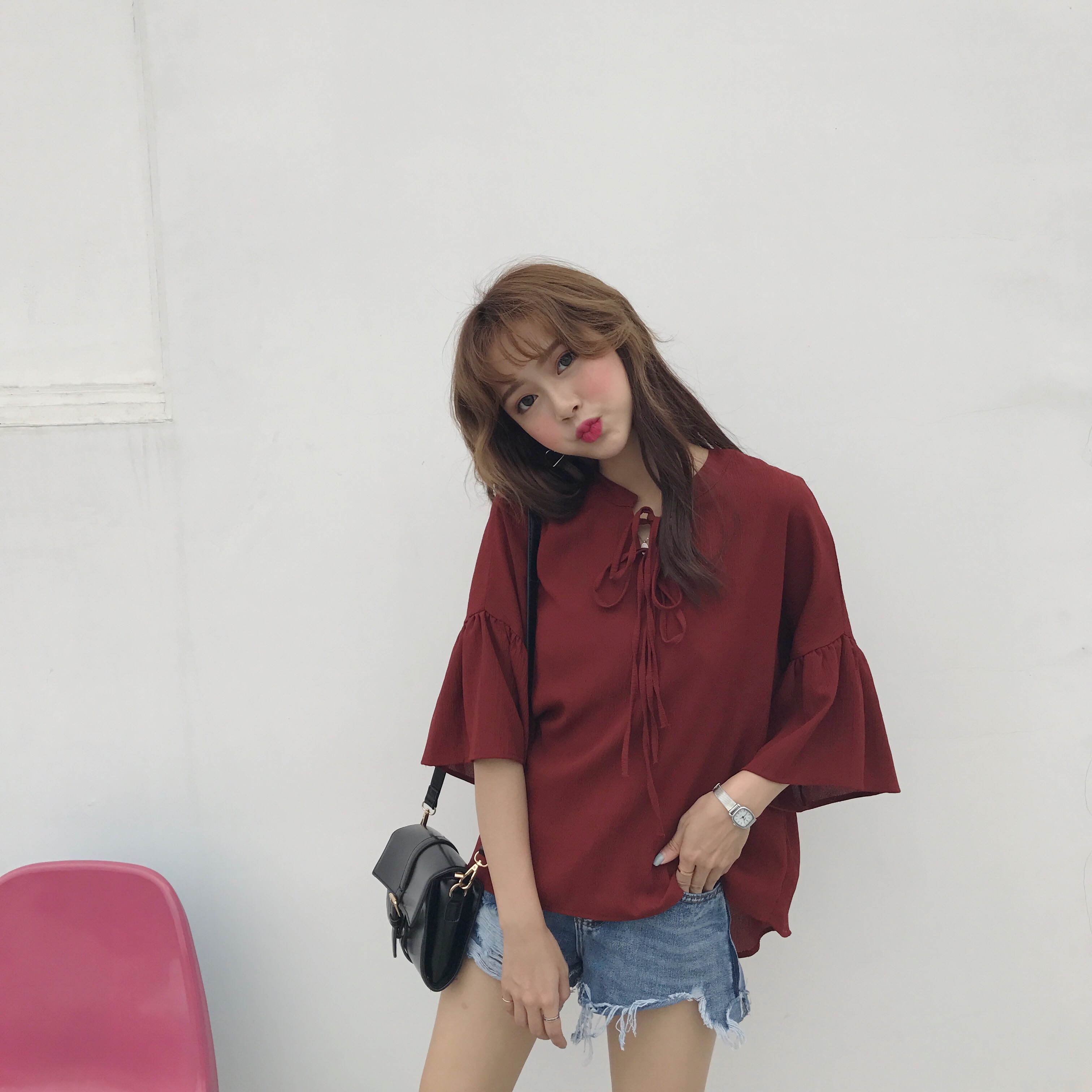 夏新商品 五分袖フレアリボンシャツ 赤 ピンク シフォンシャツ シンプルトップス トップス シフォントップス シフォンブラウス 通勤通学 デート カジュアル トップス オフィスカジュアル 無地 半袖 ５部袖 インナー Tシャツ インポート 送料無料 韓国レディース