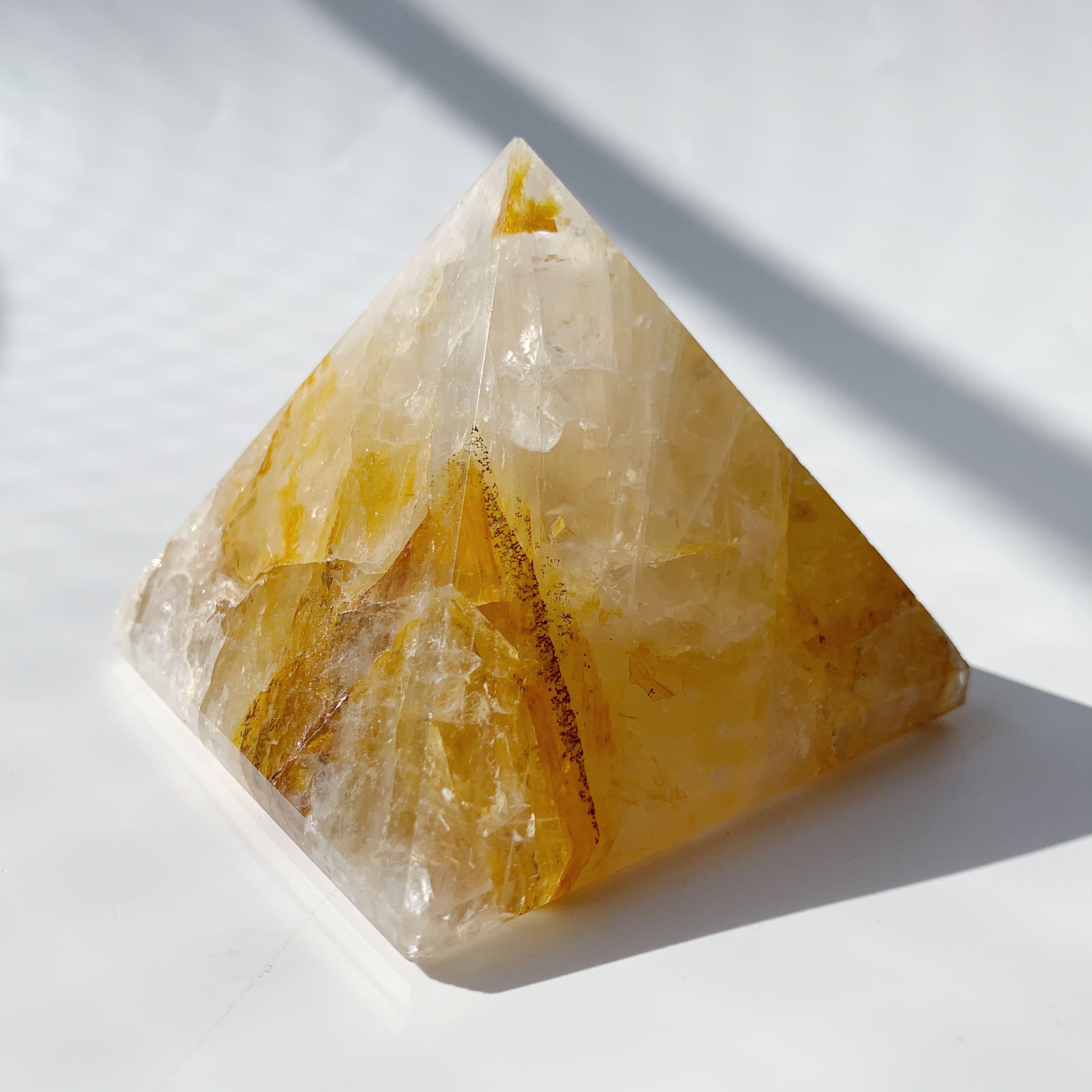 イエローヘマタイトクォーツ ゴールデンヒーラー ピラミッド01 Yellow Hematoid Quartz 天然石 パワーストーン 鉱石 Kamoku カモク 鉱石と天然石のネットショップ