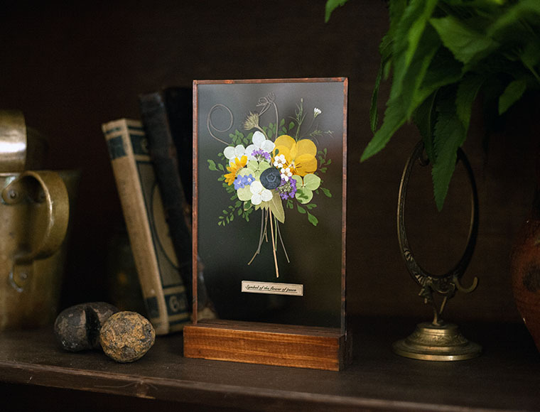 Glass Specimen Peaceful Bouquet 01 花束のガラス標本 はいいろオオカミ 花屋西別府商店